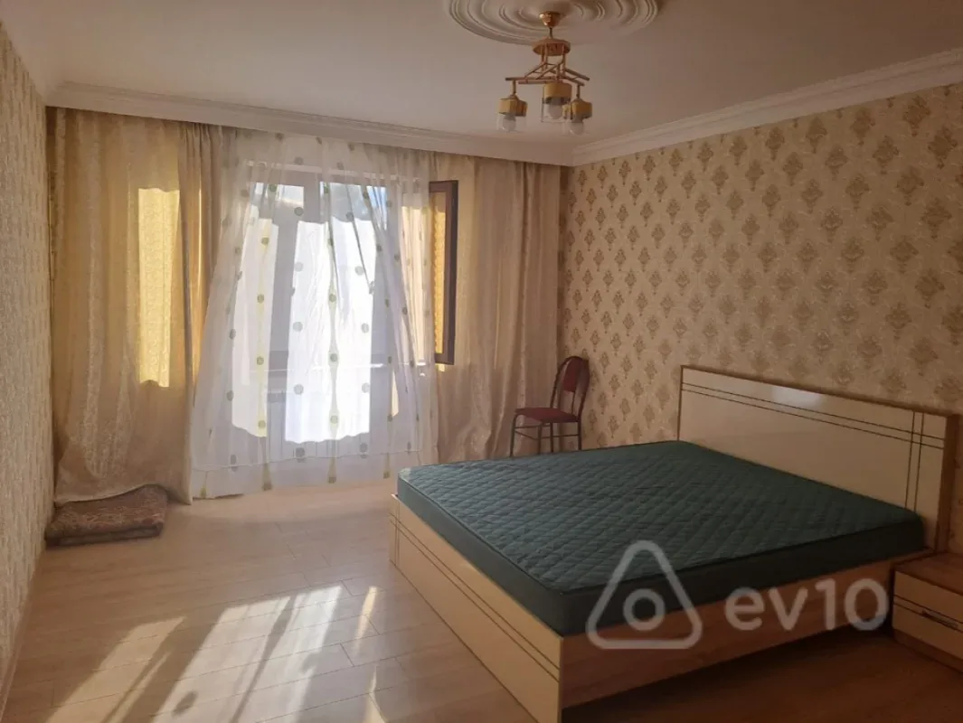 Kirayə verilir 3 otaqlı yeni tikili 70 m²