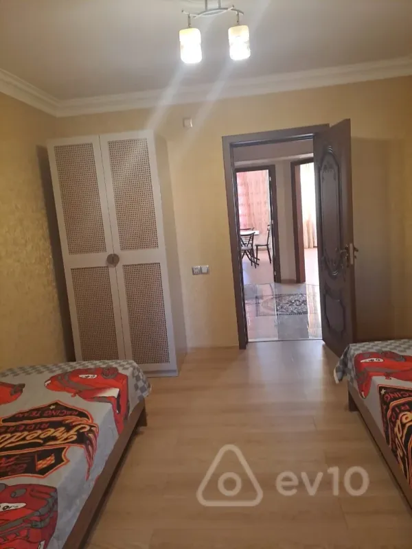 Kirayə verilir 3 otaqlı yeni tikili 70 m²