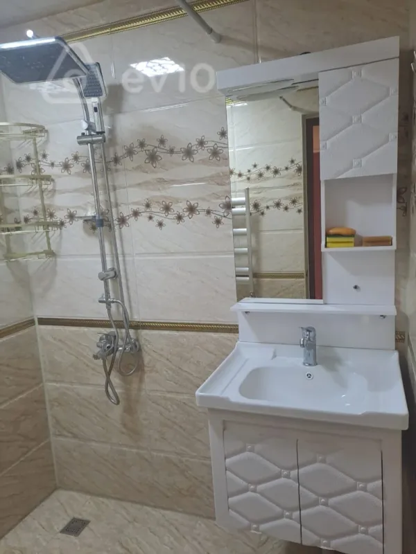 Kirayə verilir 3 otaqlı yeni tikili 70 m²