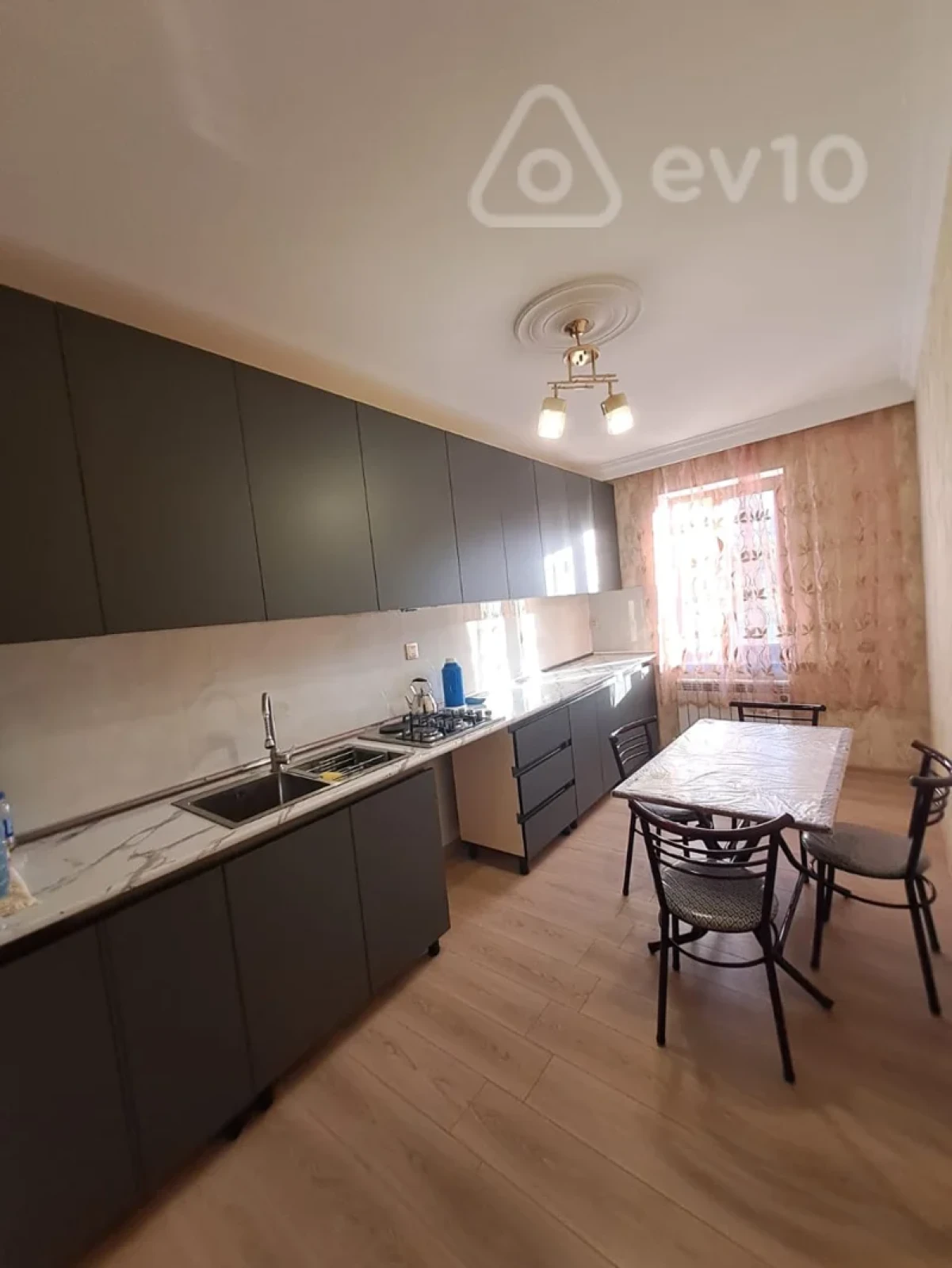 Kirayə verilir 3 otaqlı yeni tikili 70 m²