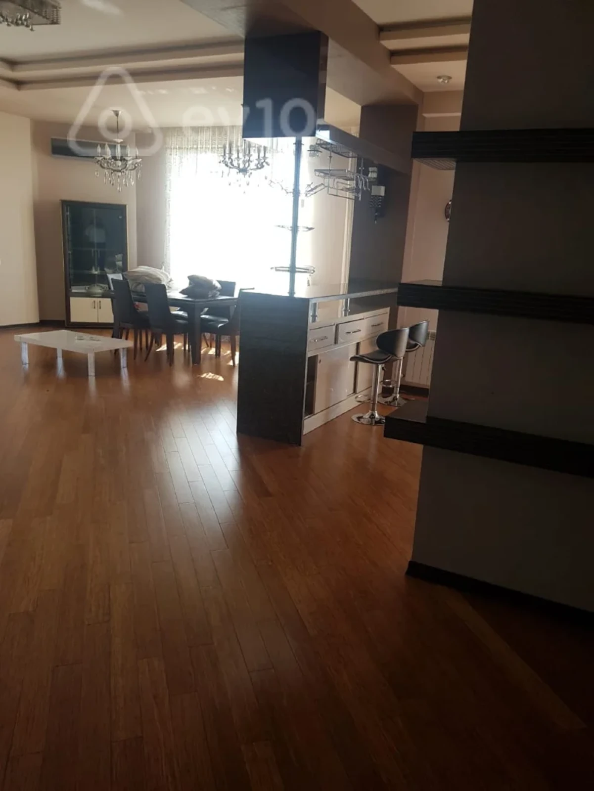 Kirayə verilir 4 otaqlı yeni tikili 210 m²