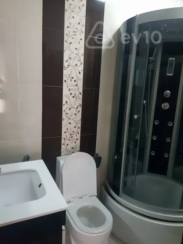 Kirayə verilir 4 otaqlı yeni tikili 210 m²