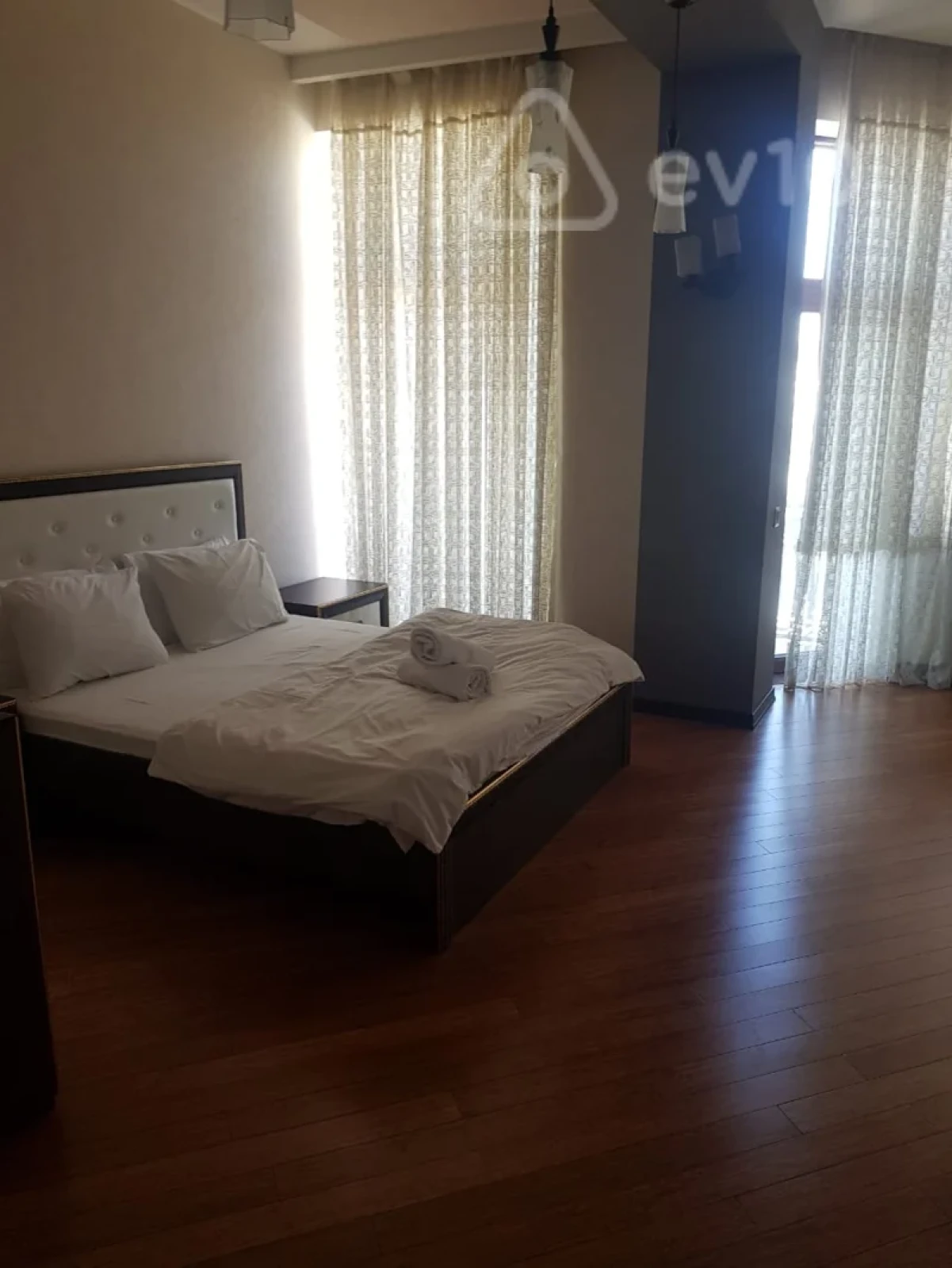 Kirayə verilir 4 otaqlı yeni tikili 210 m²