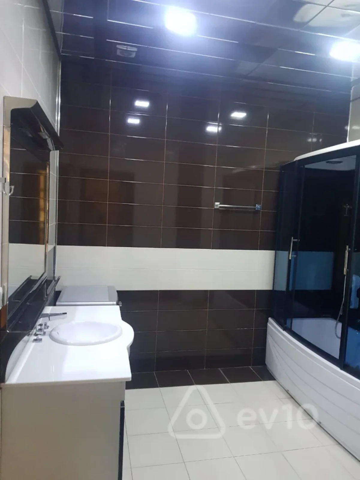 Kirayə verilir 4 otaqlı yeni tikili 210 m²