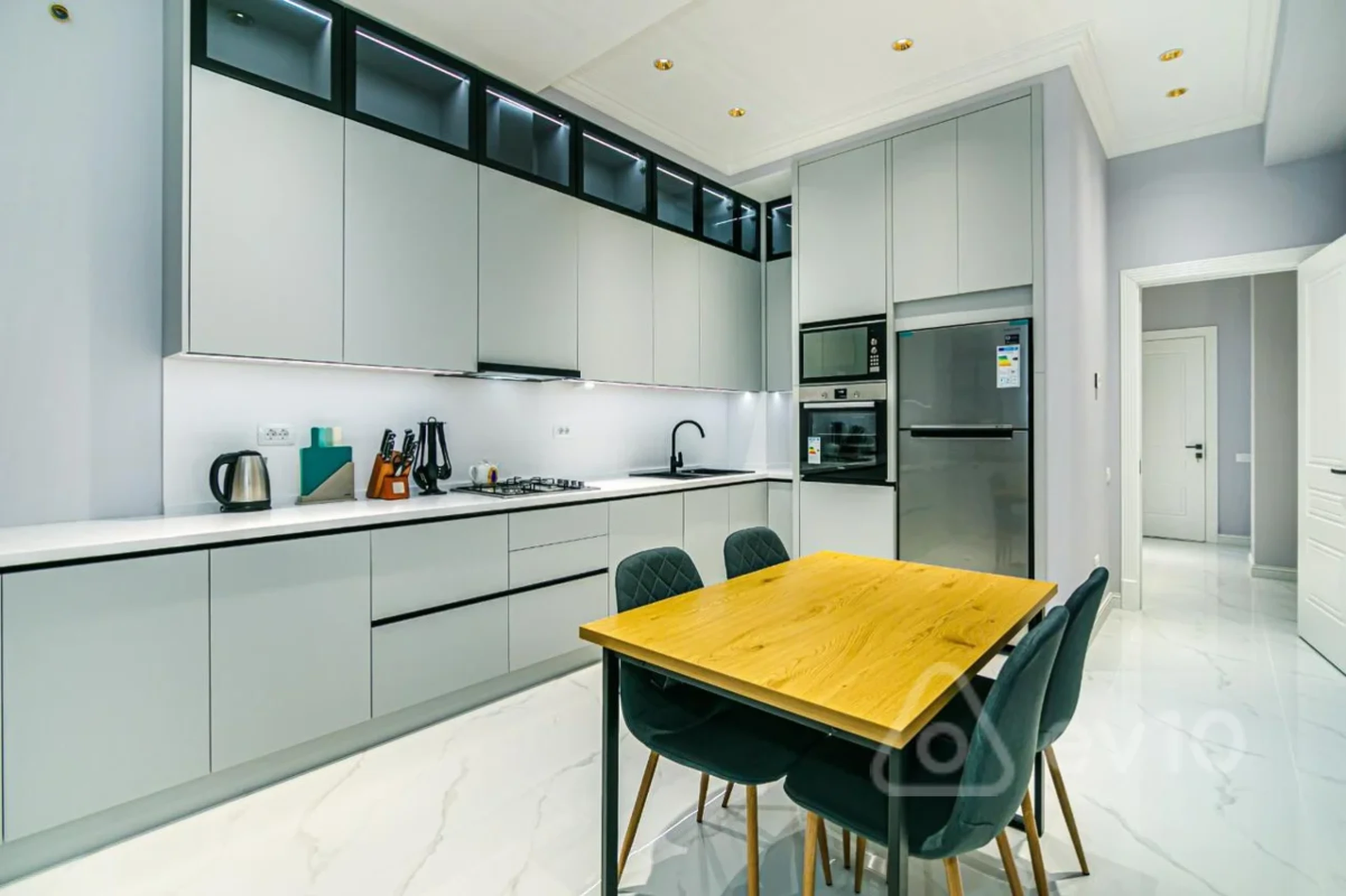 Kirayə verilir 3 otaqlı yeni tikili 150 m²