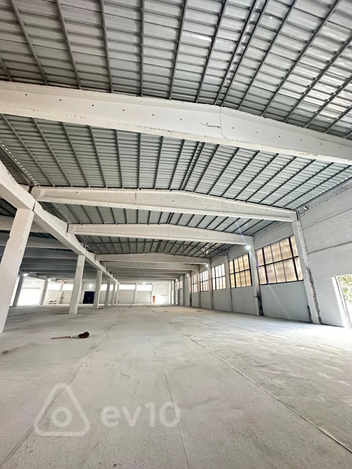 Kirayə verilir mənzil 2800 m²