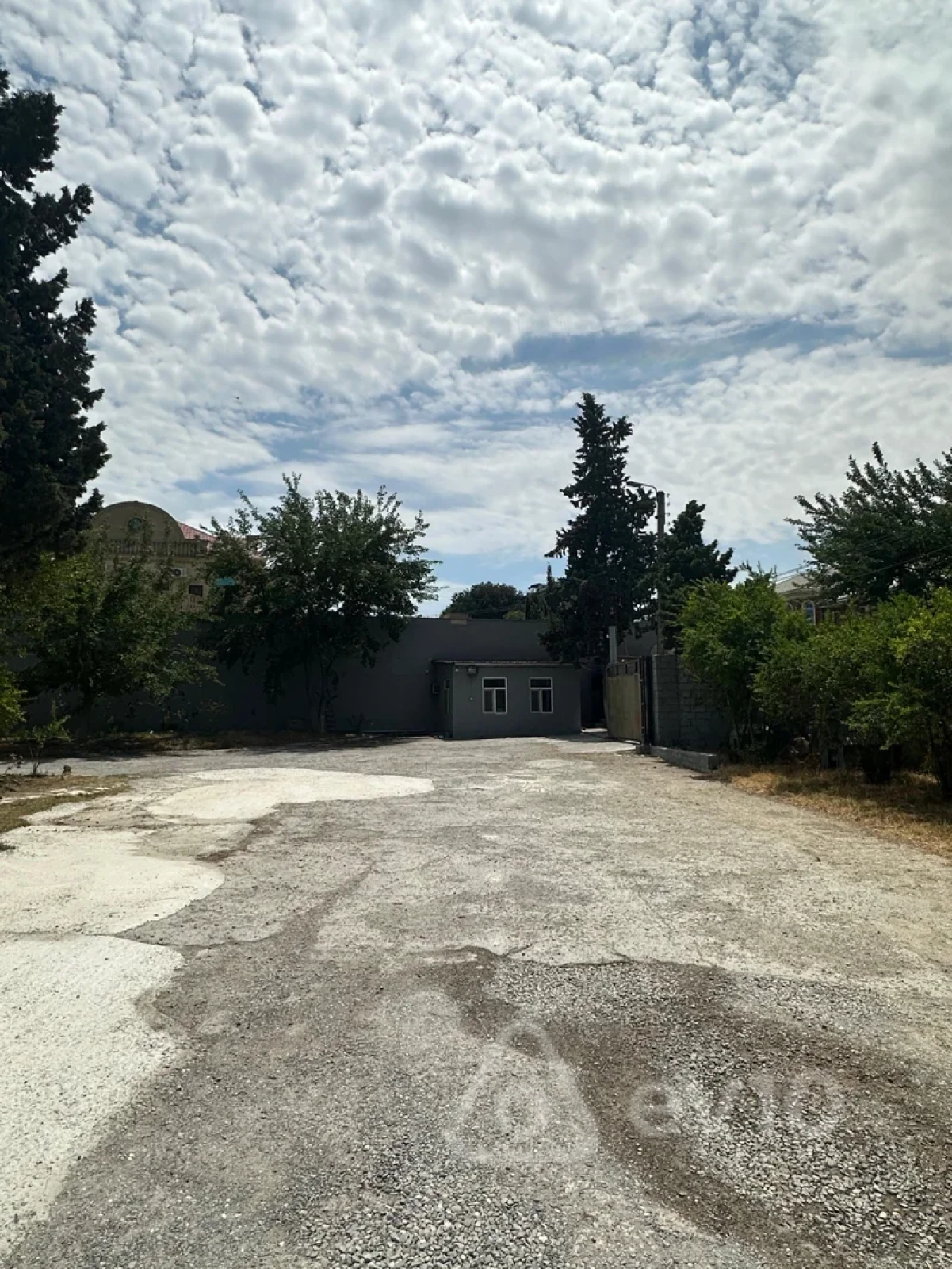 Kirayə verilir mənzil 2800 m²