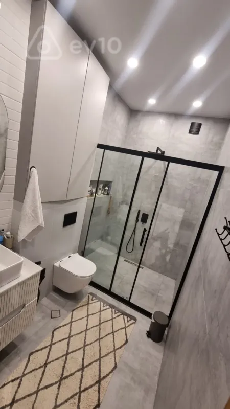 Kirayə verilir 4 otaqlı yeni tikili 150 m²