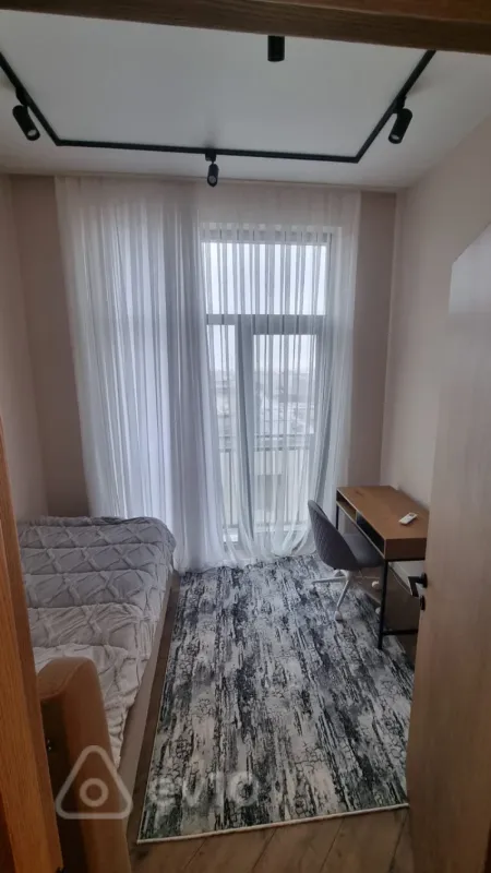 Kirayə verilir 4 otaqlı yeni tikili 150 m²