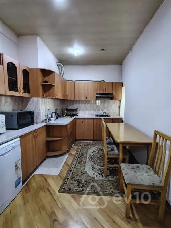 Kirayə verilir 4 otaqlı yeni tikili 150 m²