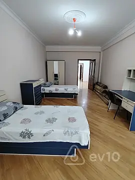 Kirayə verilir 4 otaqlı yeni tikili 150 m²