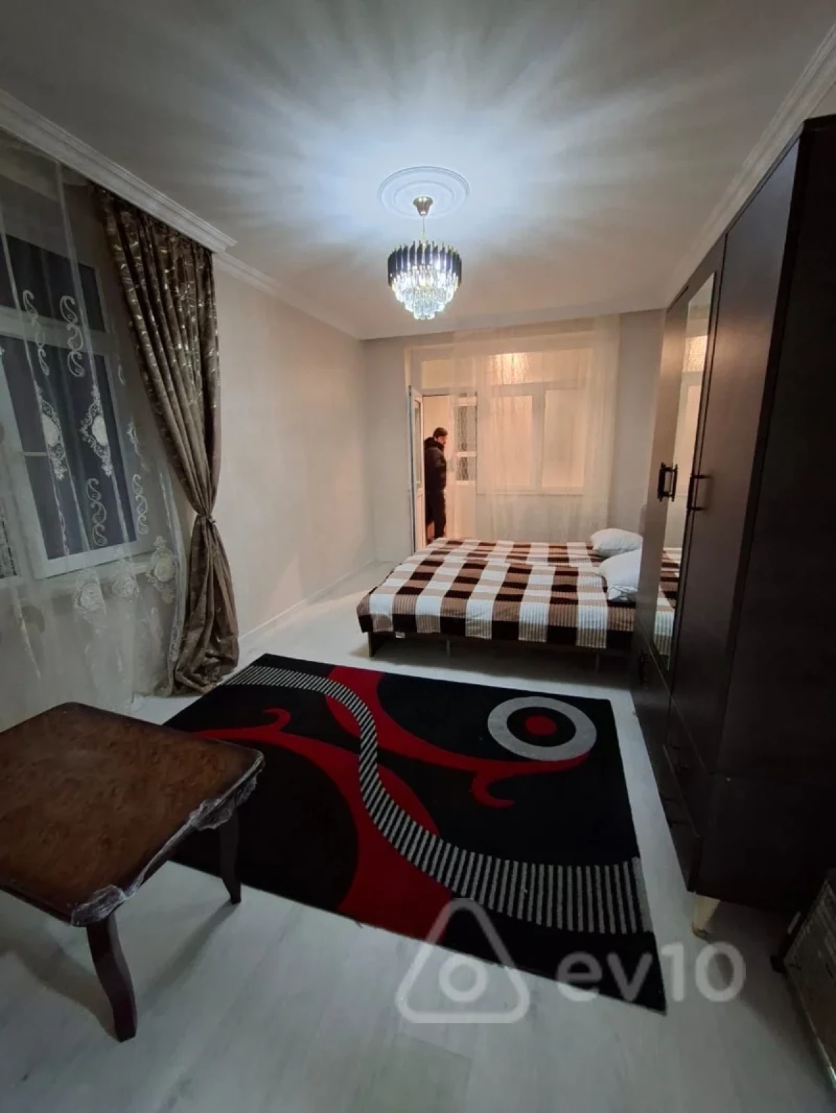 Kirayə verilir 4 otaqlı yeni tikili 150 m²