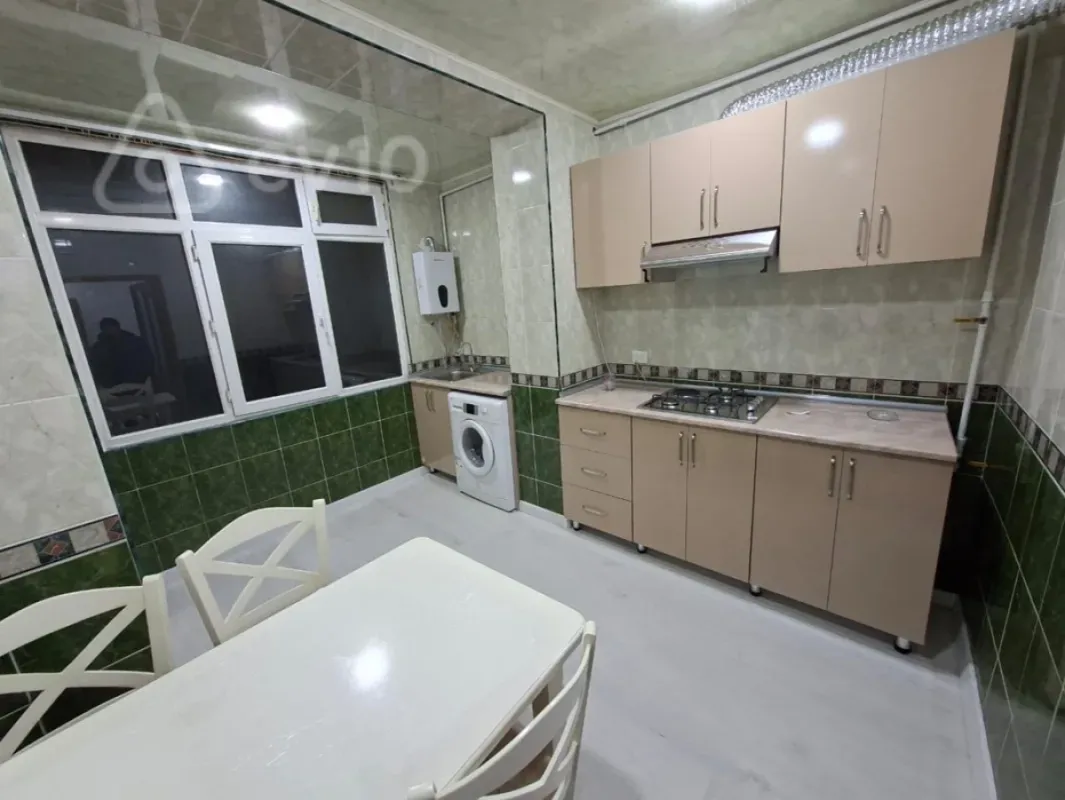 Kirayə verilir 4 otaqlı yeni tikili 150 m²