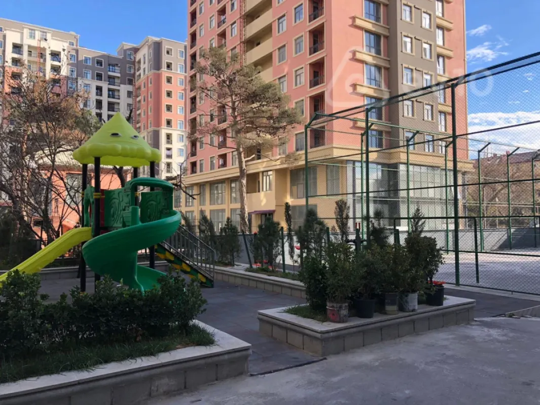 Kirayə verilir 2 otaqlı yeni tikili 85 m²