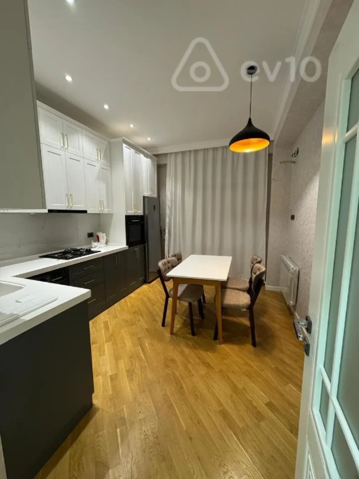 Kirayə verilir 2 otaqlı yeni tikili 85 m²