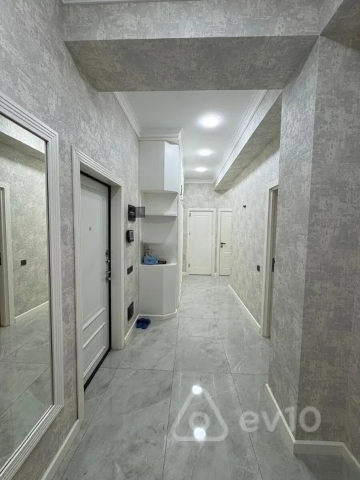 Kirayə verilir 2 otaqlı yeni tikili 85 m²