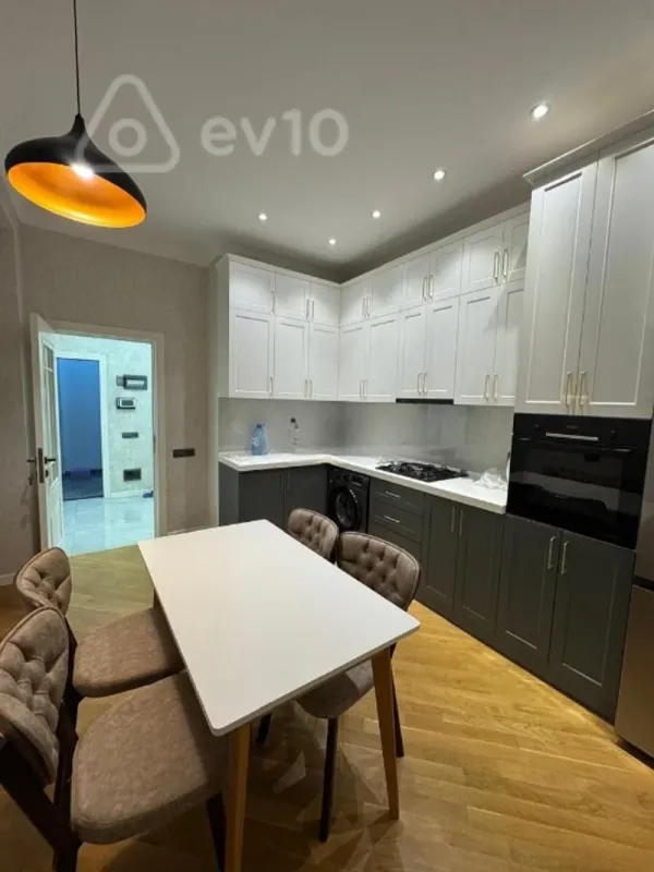 Kirayə verilir 2 otaqlı yeni tikili 85 m²