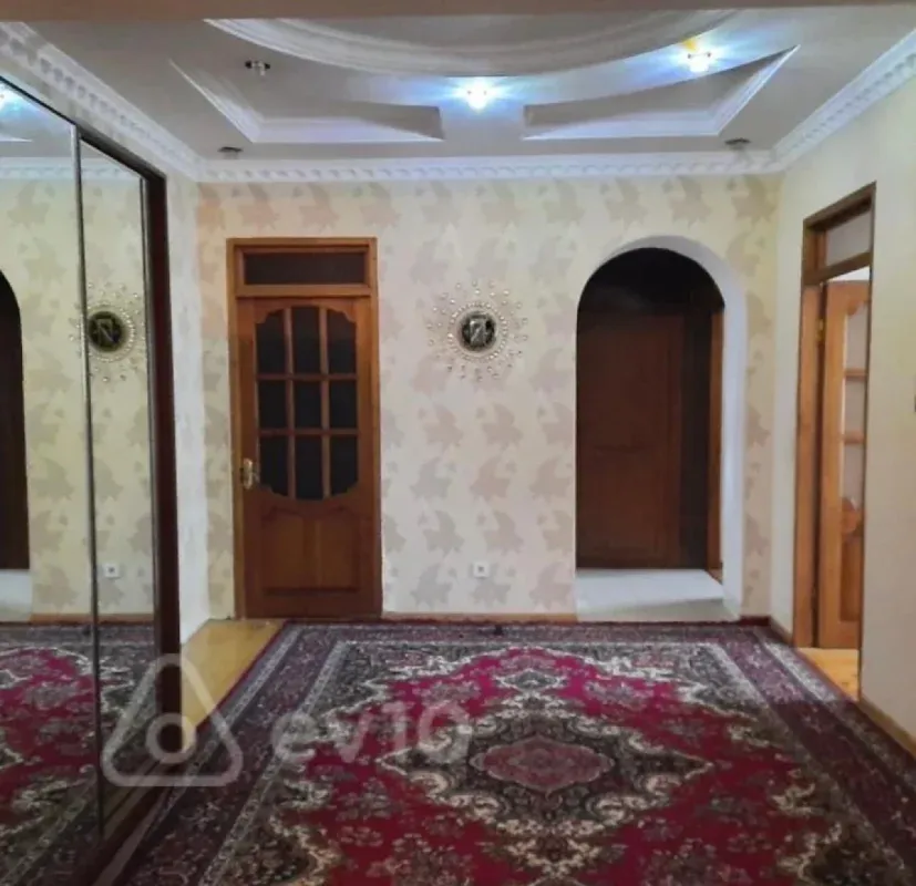 Satılır 7 otaqlı həyət evi 380 m²