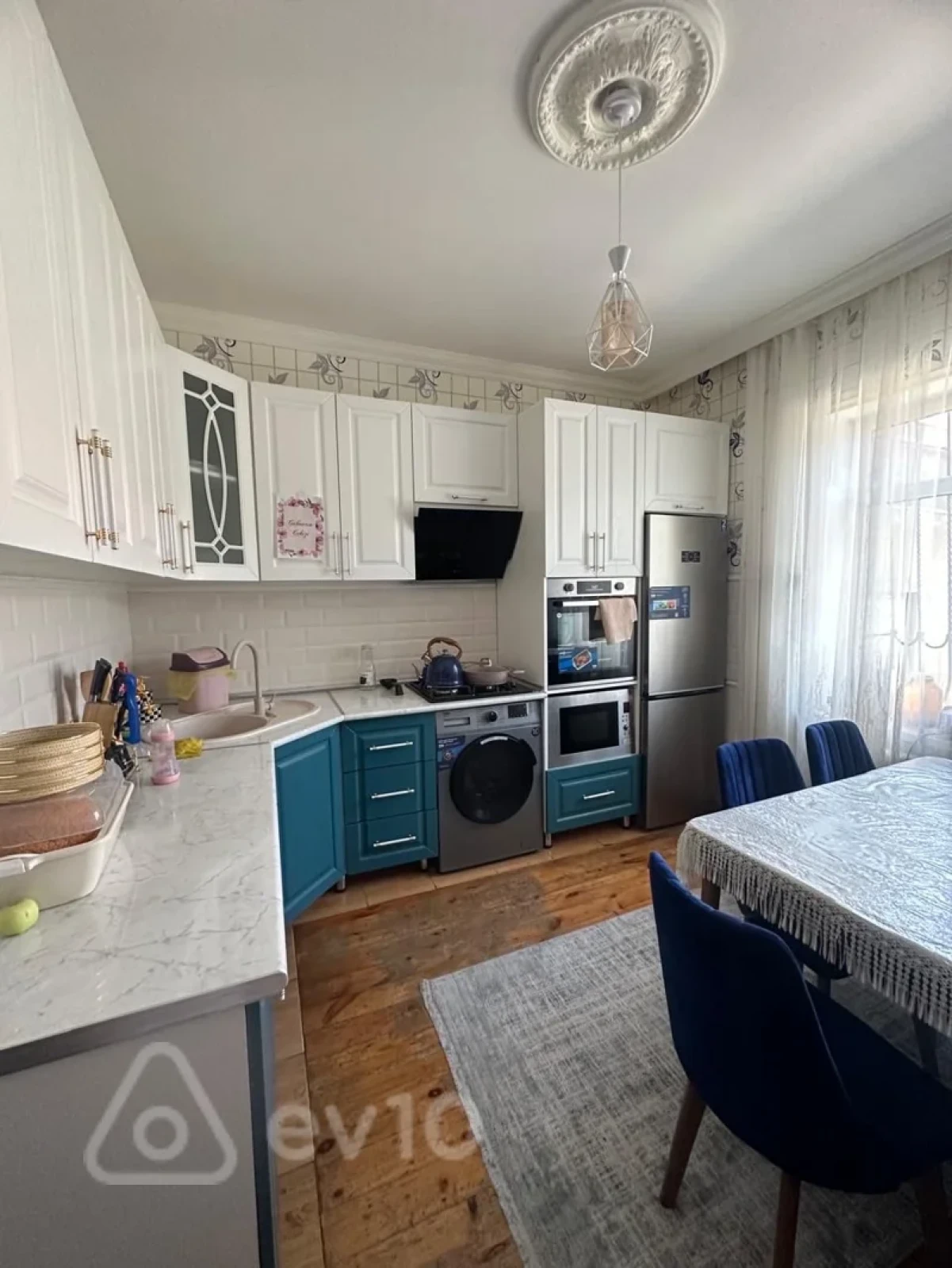 Satılır 7 otaqlı həyət evi 380 m²