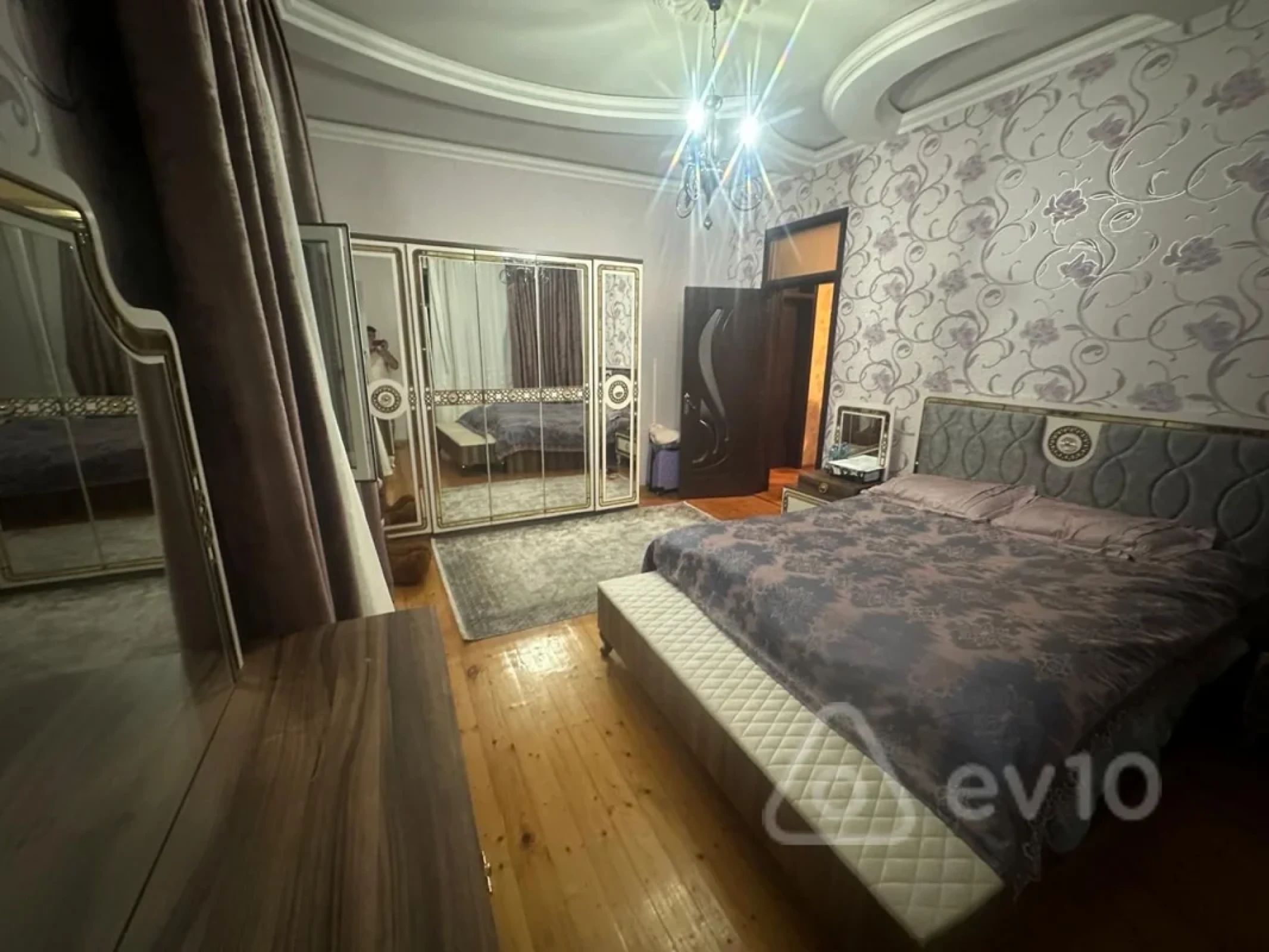 Satılır 7 otaqlı həyət evi 380 m²