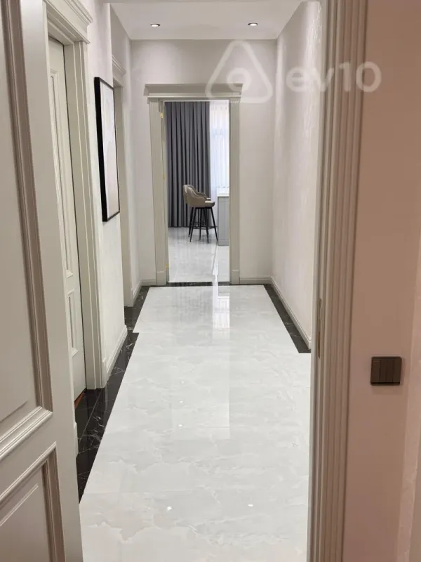 Satılır 3 otaqlı yeni tikili 140 m²