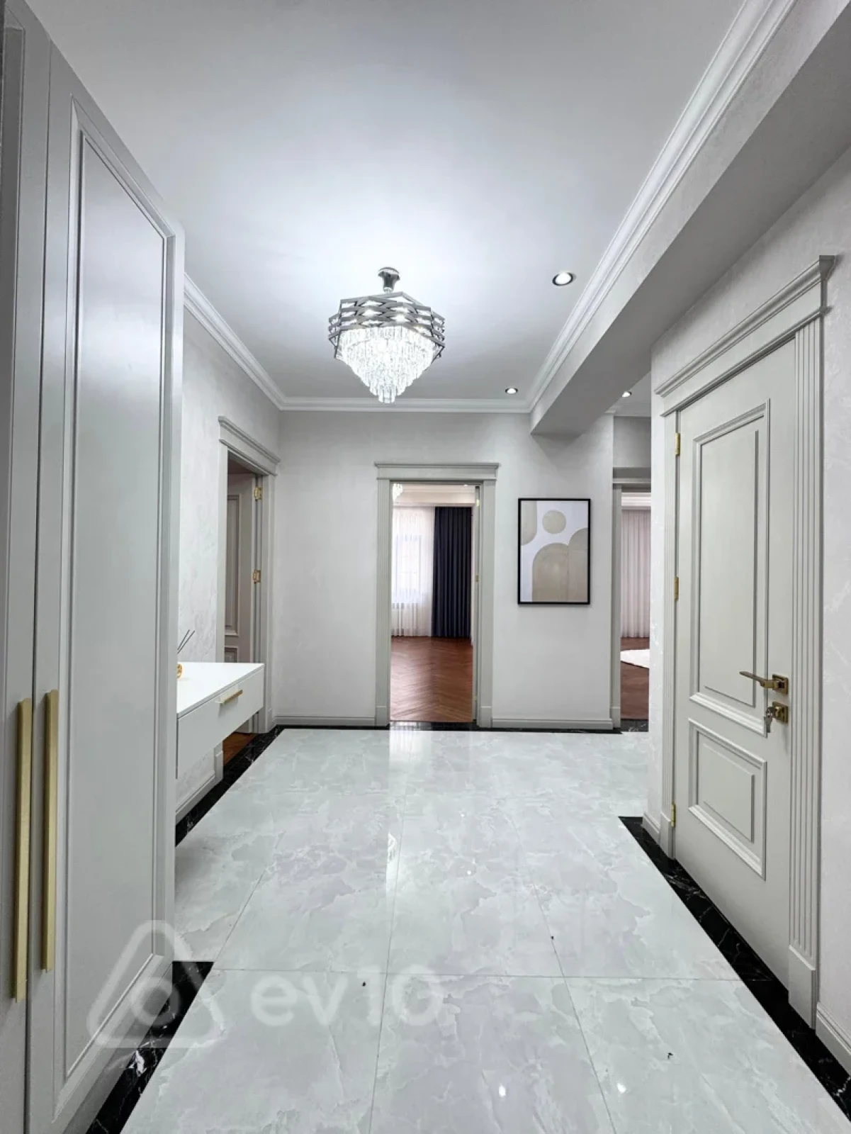 Satılır 3 otaqlı yeni tikili 140 m²