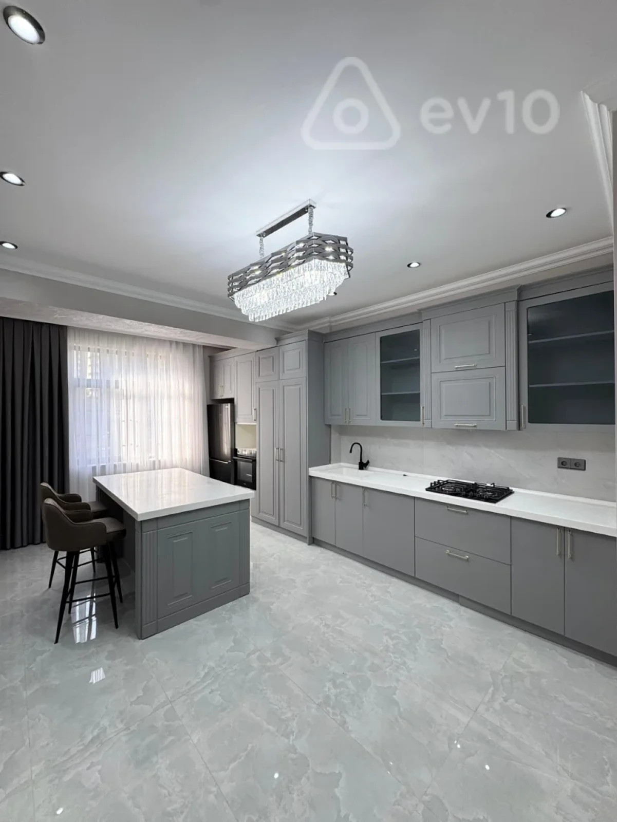Satılır 3 otaqlı yeni tikili 140 m²