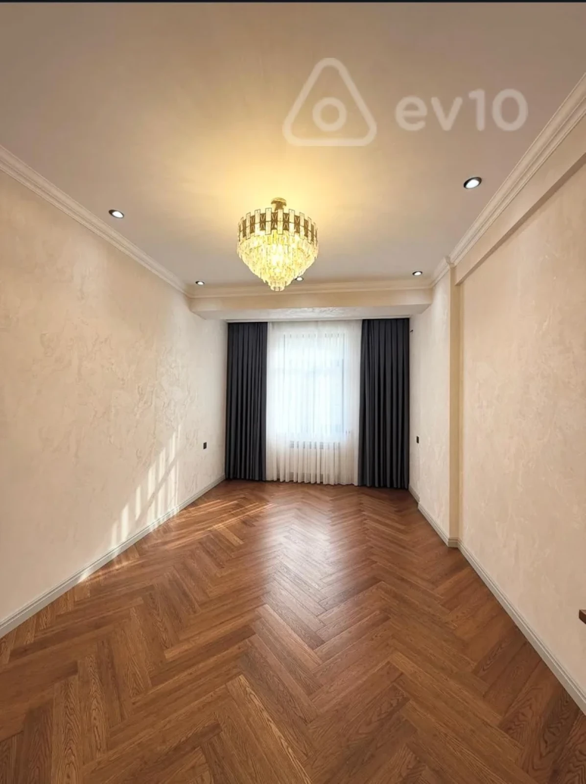 Satılır 3 otaqlı yeni tikili 140 m²