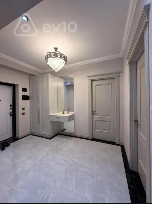 Satılır 3 otaqlı yeni tikili 140 m²