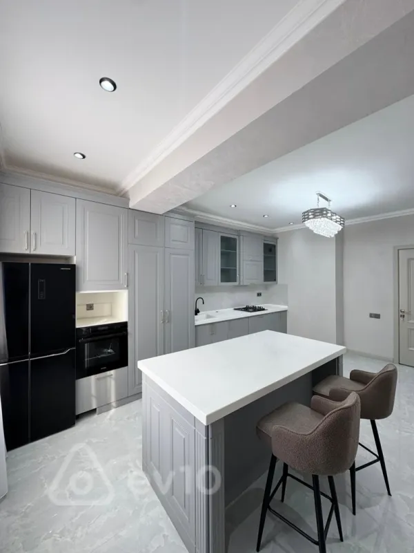 Satılır 3 otaqlı yeni tikili 140 m²