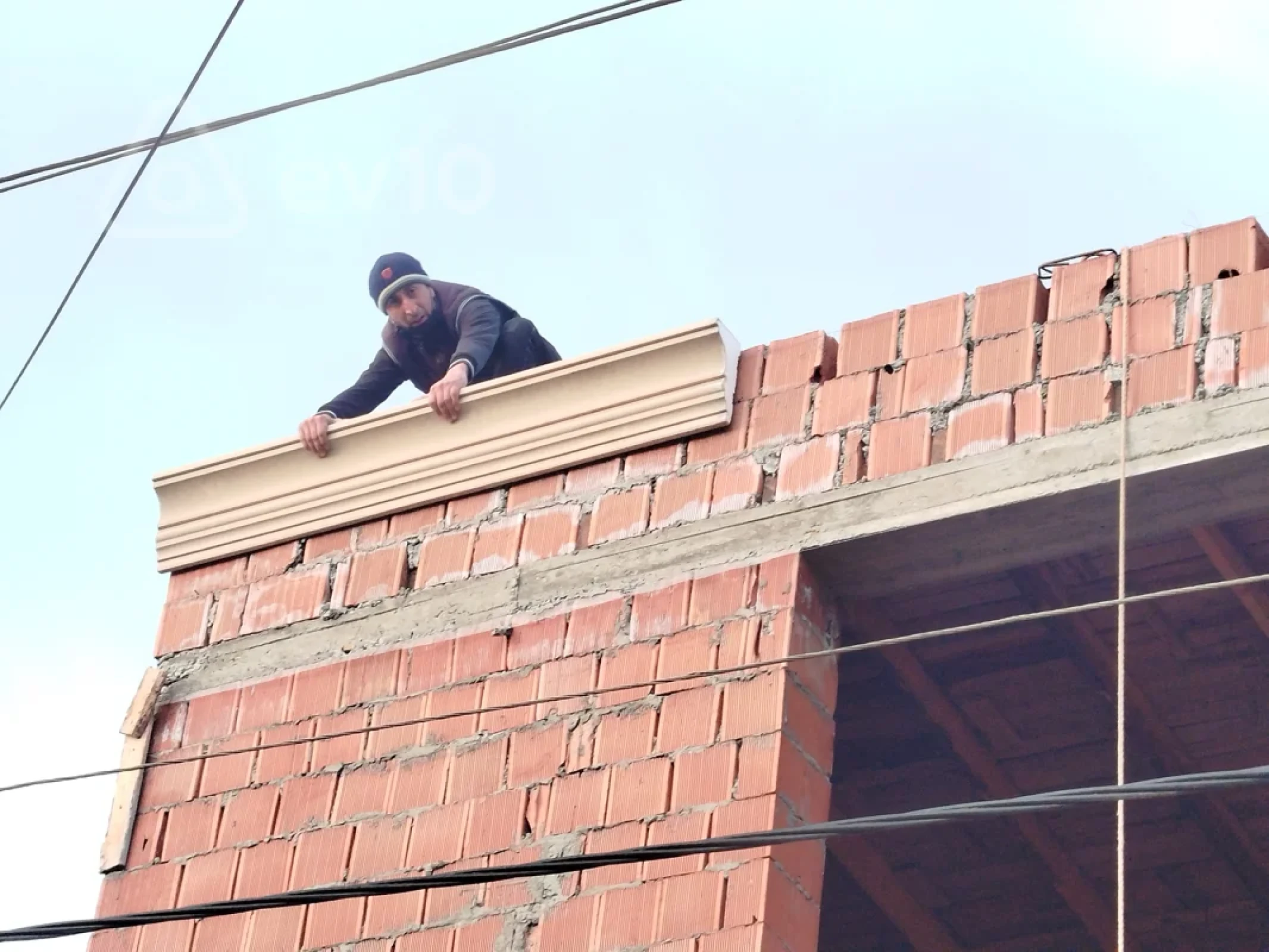 Satılır 7 otaqlı həyət evi 240 m²