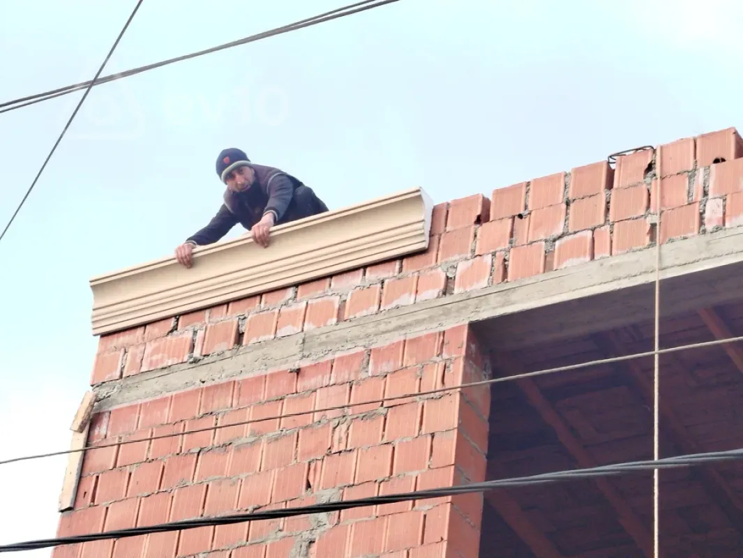 Satılır 7 otaqlı həyət evi 240 m²