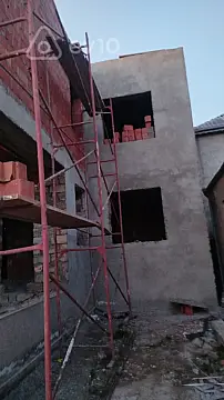 Satılır 7 otaqlı həyət evi 240 m²