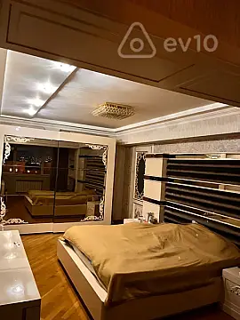 Kirayə verilir 3 otaqlı köhnə tikili 120 m²