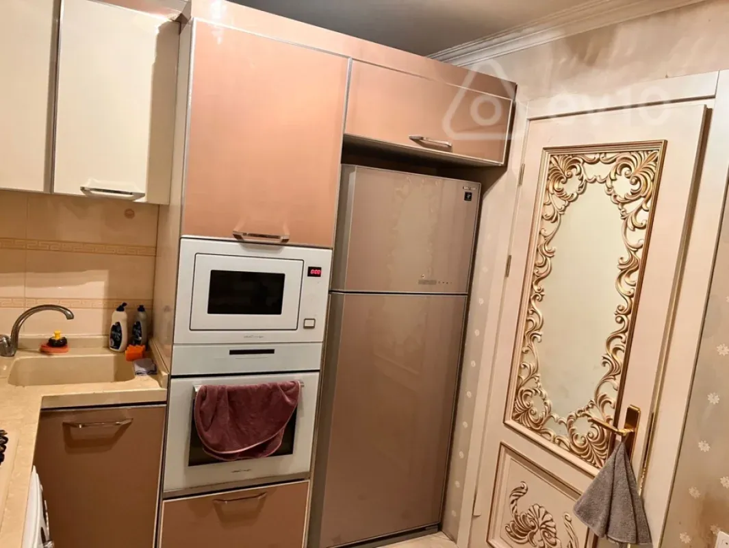 Kirayə verilir 3 otaqlı köhnə tikili 120 m²