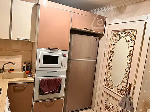 Kirayə verilir 3 otaqlı köhnə tikili 120 m²