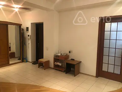Kirayə verilir 3 otaqlı yeni tikili 155 m²