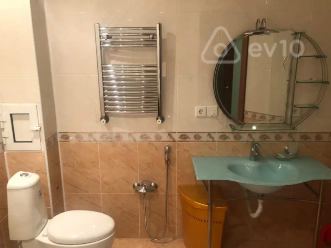 Kirayə verilir 3 otaqlı yeni tikili 155 m²