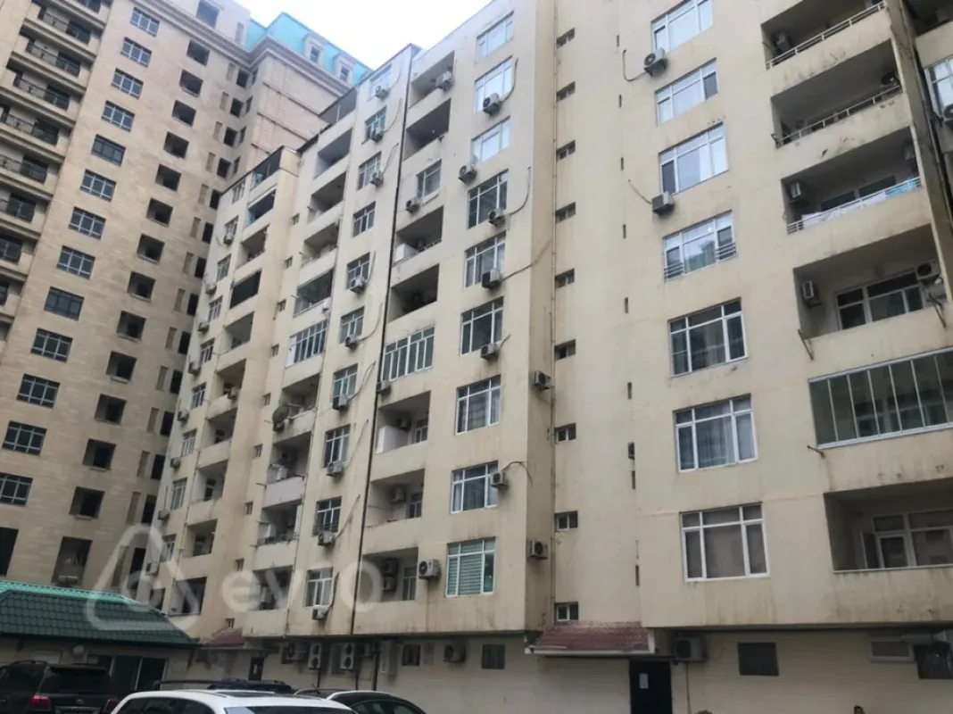 Kirayə verilir 3 otaqlı yeni tikili 155 m²