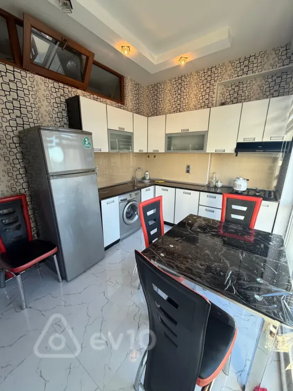 Kirayə verilir 2 otaqlı yeni tikili 65 m²