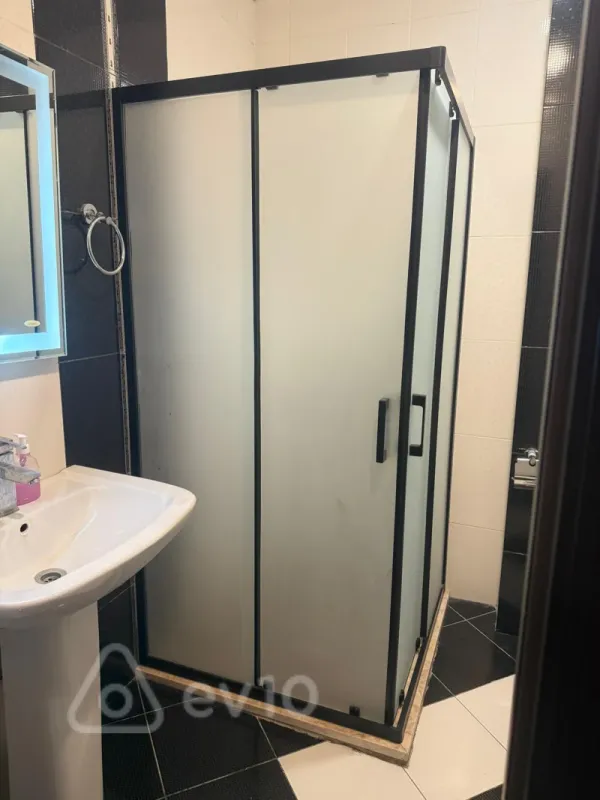 Kirayə verilir 2 otaqlı yeni tikili 65 m²