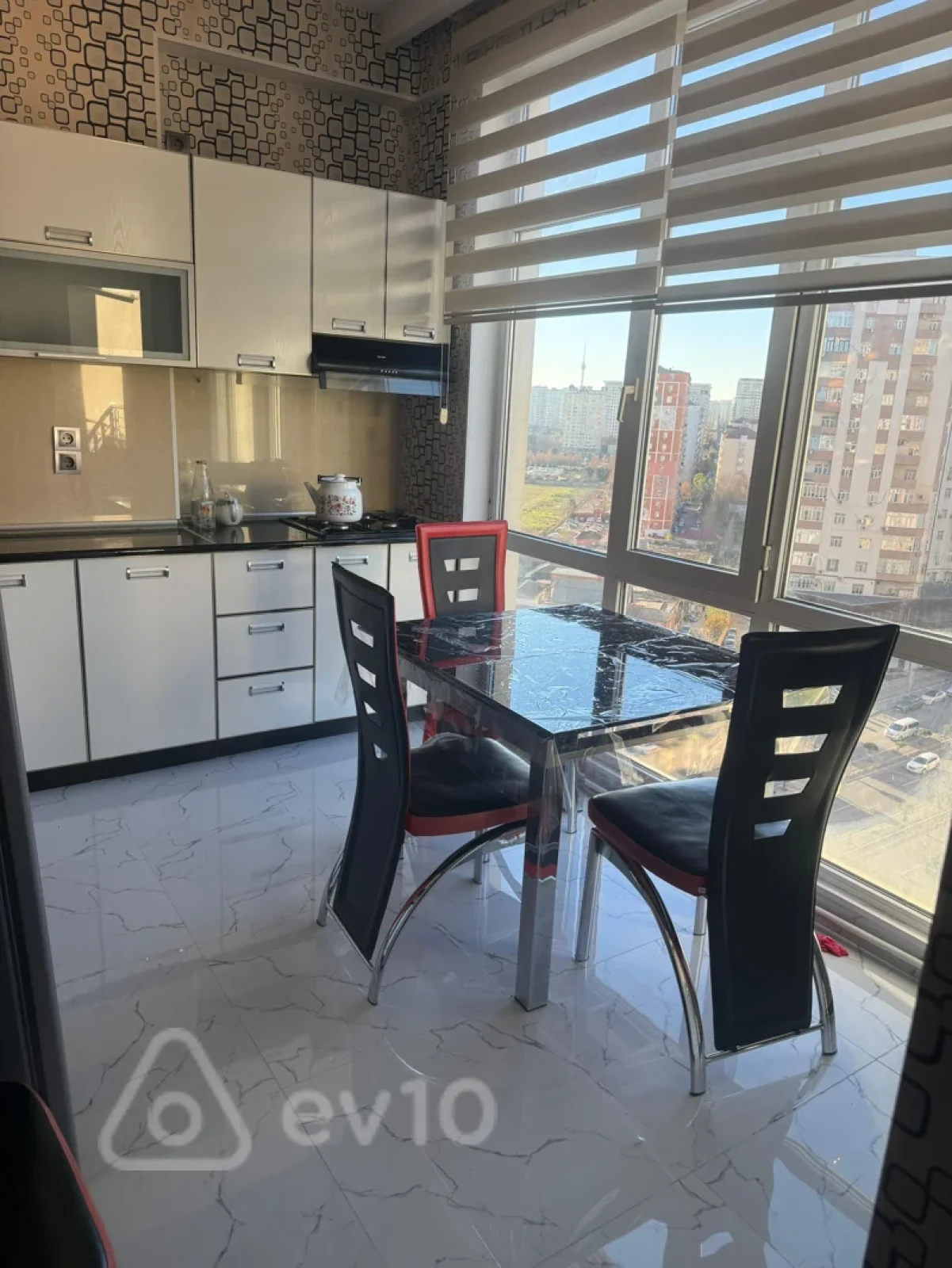 Kirayə verilir 2 otaqlı yeni tikili 65 m²