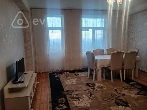 Kirayə verilir 3 otaqlı yeni tikili 126 m²