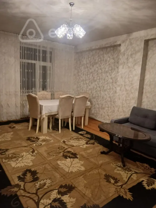 Kirayə verilir 3 otaqlı yeni tikili 126 m²