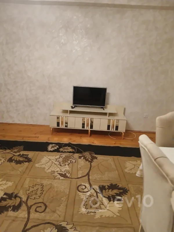 Kirayə verilir 3 otaqlı yeni tikili 126 m²