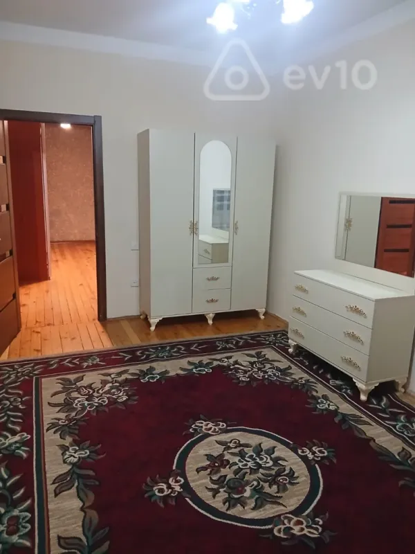 Kirayə verilir 3 otaqlı yeni tikili 126 m²