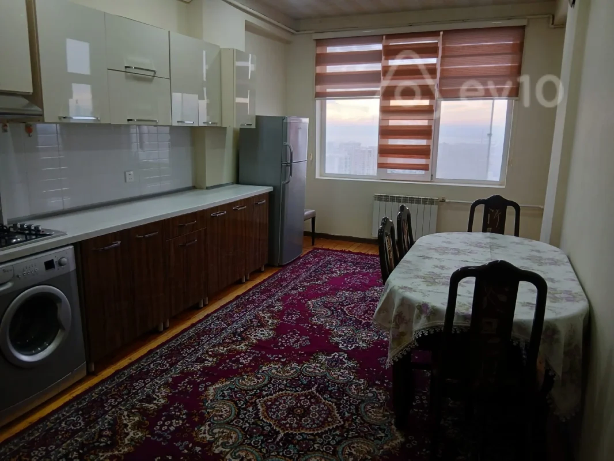 Kirayə verilir 3 otaqlı yeni tikili 126 m²