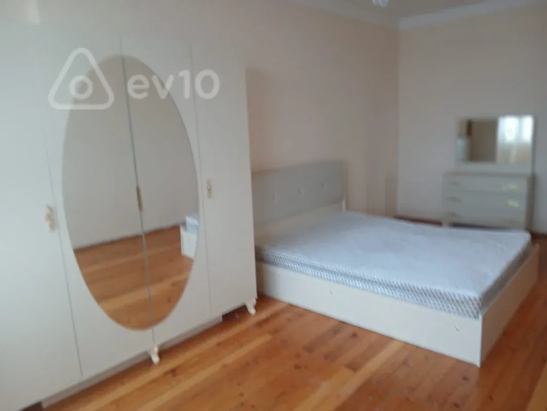 Kirayə verilir 3 otaqlı yeni tikili 126 m²