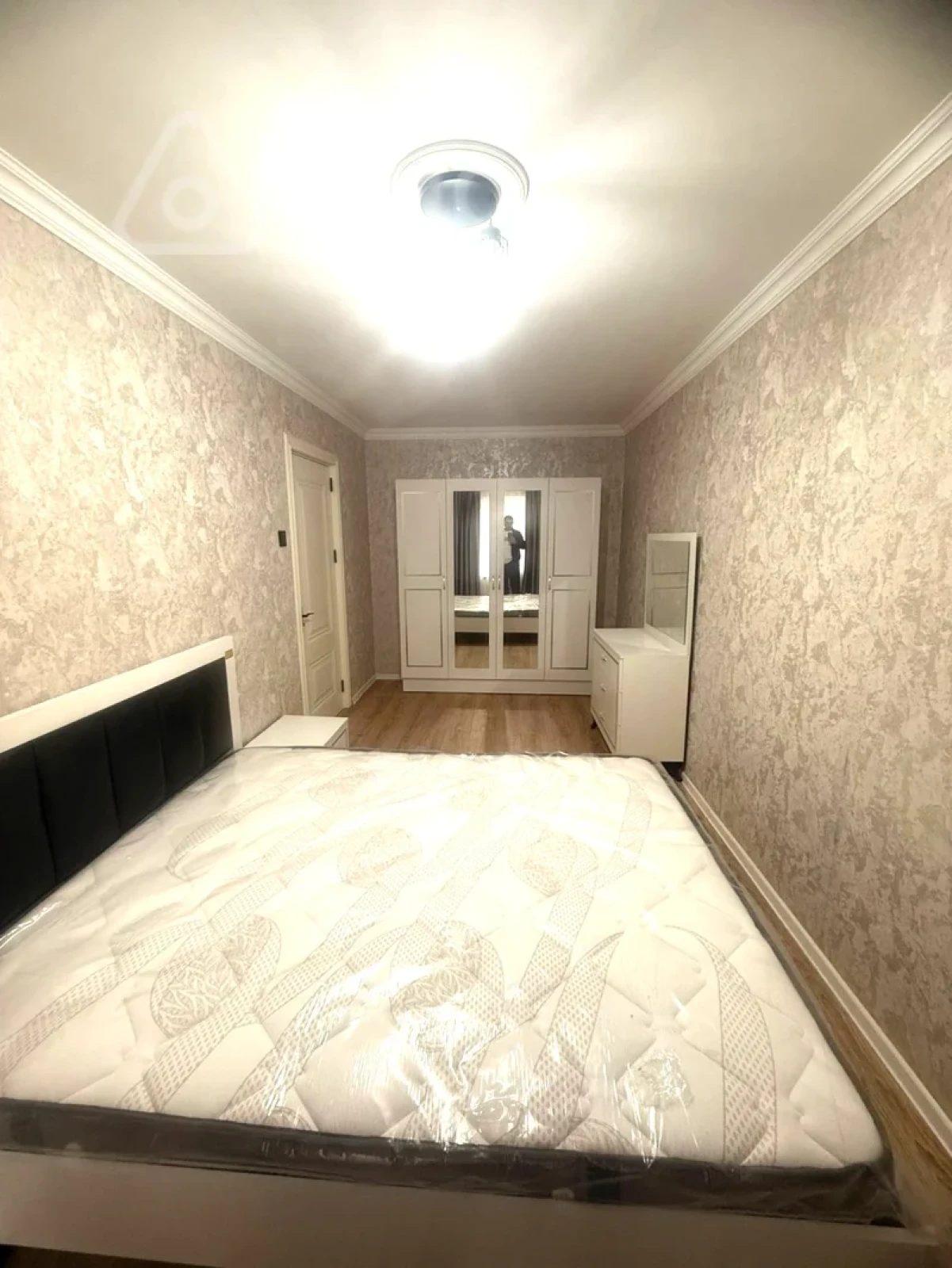 Kirayə verilir 2 otaqlı köhnə tikili 60 m²