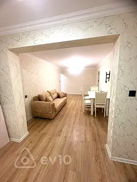 Kirayə verilir 2 otaqlı köhnə tikili 60 m²